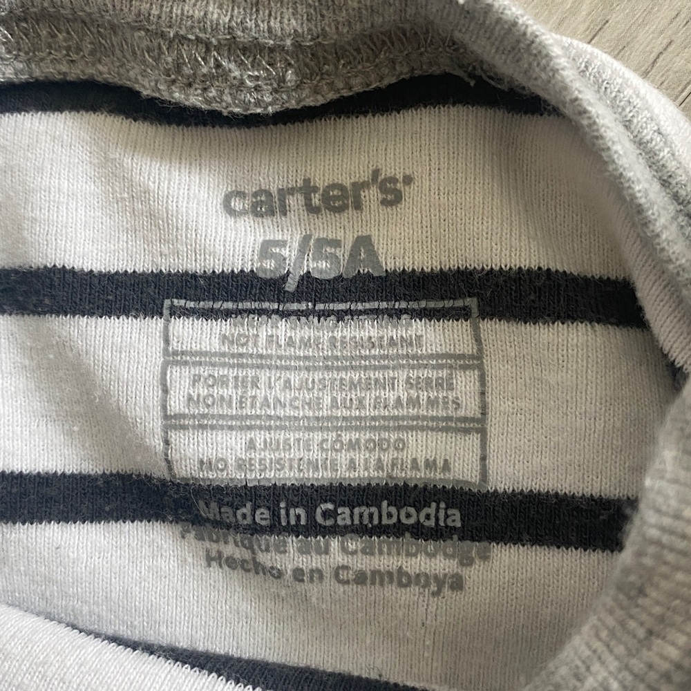 Carters cotton tractor pajama shirt size 5T - Picture 3 of 5